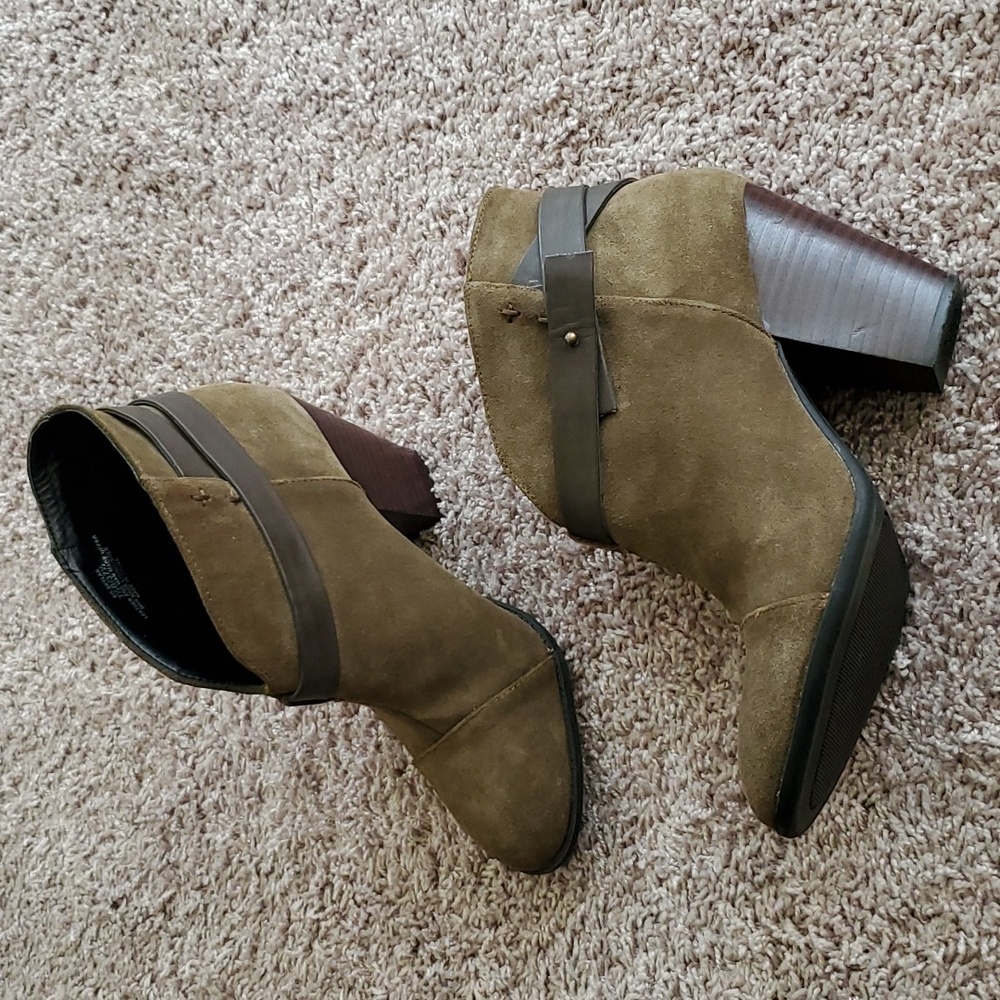 Sole Society Ankle Booties Army Green Suede